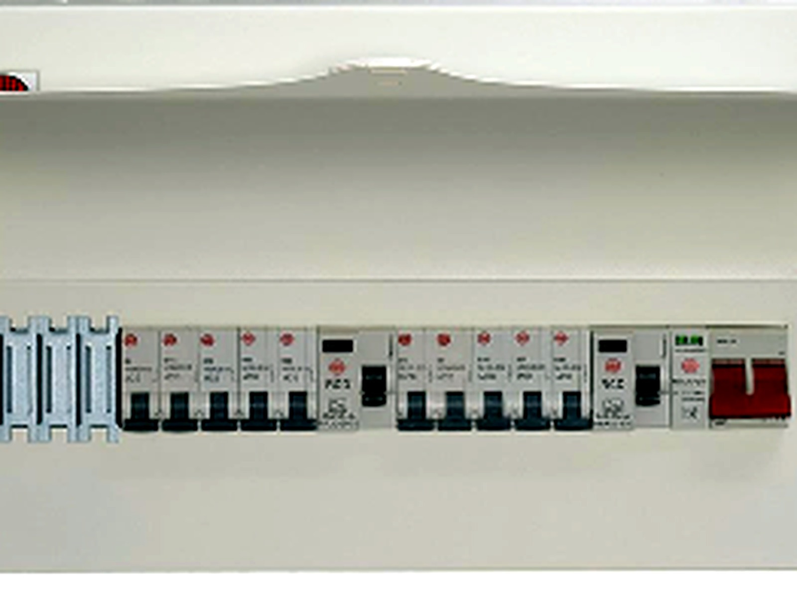 Split-load consumer unit with shared RCD protection