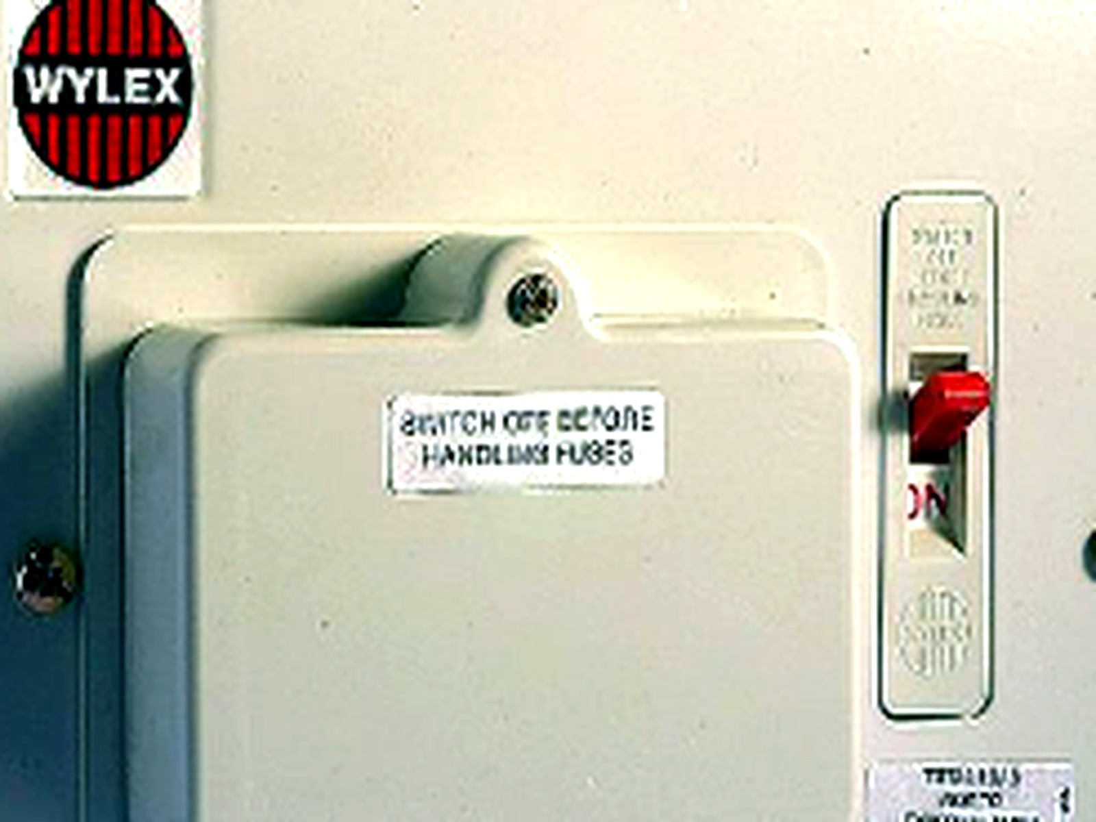 Older Wylex rewireable fuse board